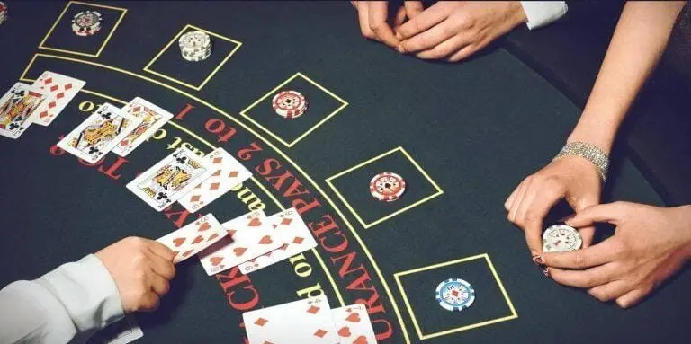 Blackjack Là Gì? Hướng Dẫn Toàn Diện Cách Chơi A-Z 6 Chiến Thuật Blackjack Cơ Bản