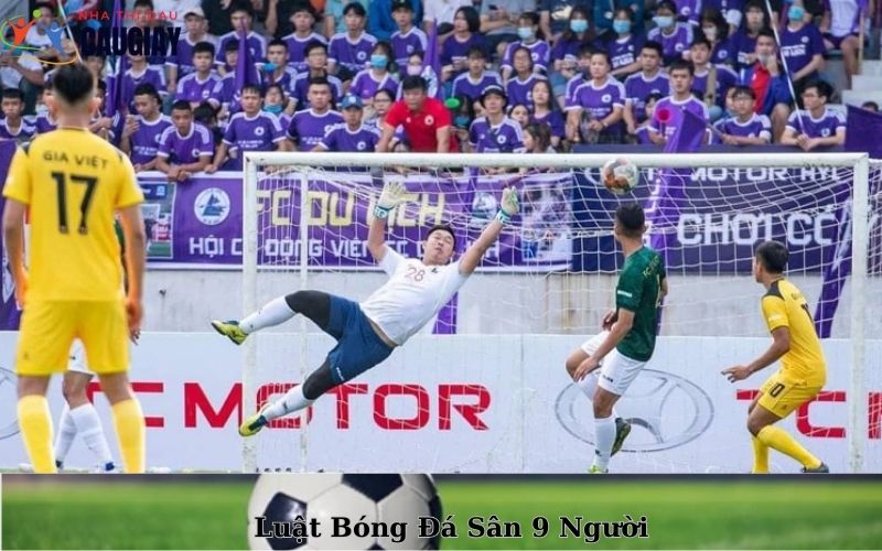 Luật Bóng Đá 9 Người - Hướng Dẫn Chi Tiết Và Đầy Đủ Nhất 2025 7 Chiến Thuật Chơi Bóng Đá 9 Người Hiệu Quả